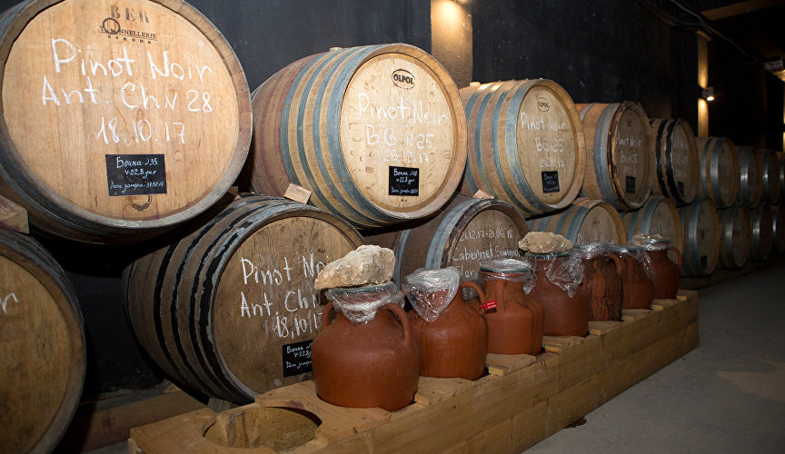 Like in the old days, wines are matured in oak barrels