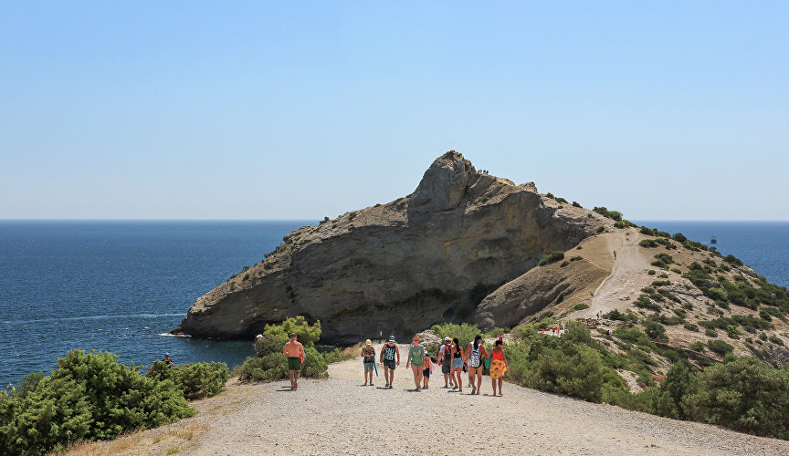 Tourists at Cape Kapchik