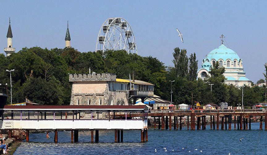 At the end of the 19th century, Yevpatoria quickly became a popular resort. Today it is a modern tourist centre with developed infrastructure
